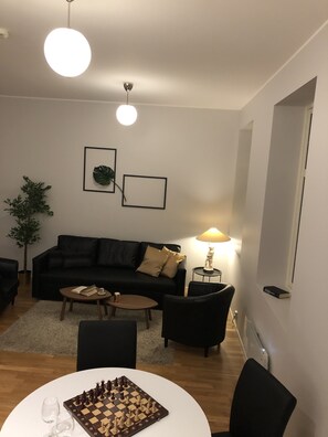 Living area - Royal Apartment Sandefjord City Centre (Sandefjord)