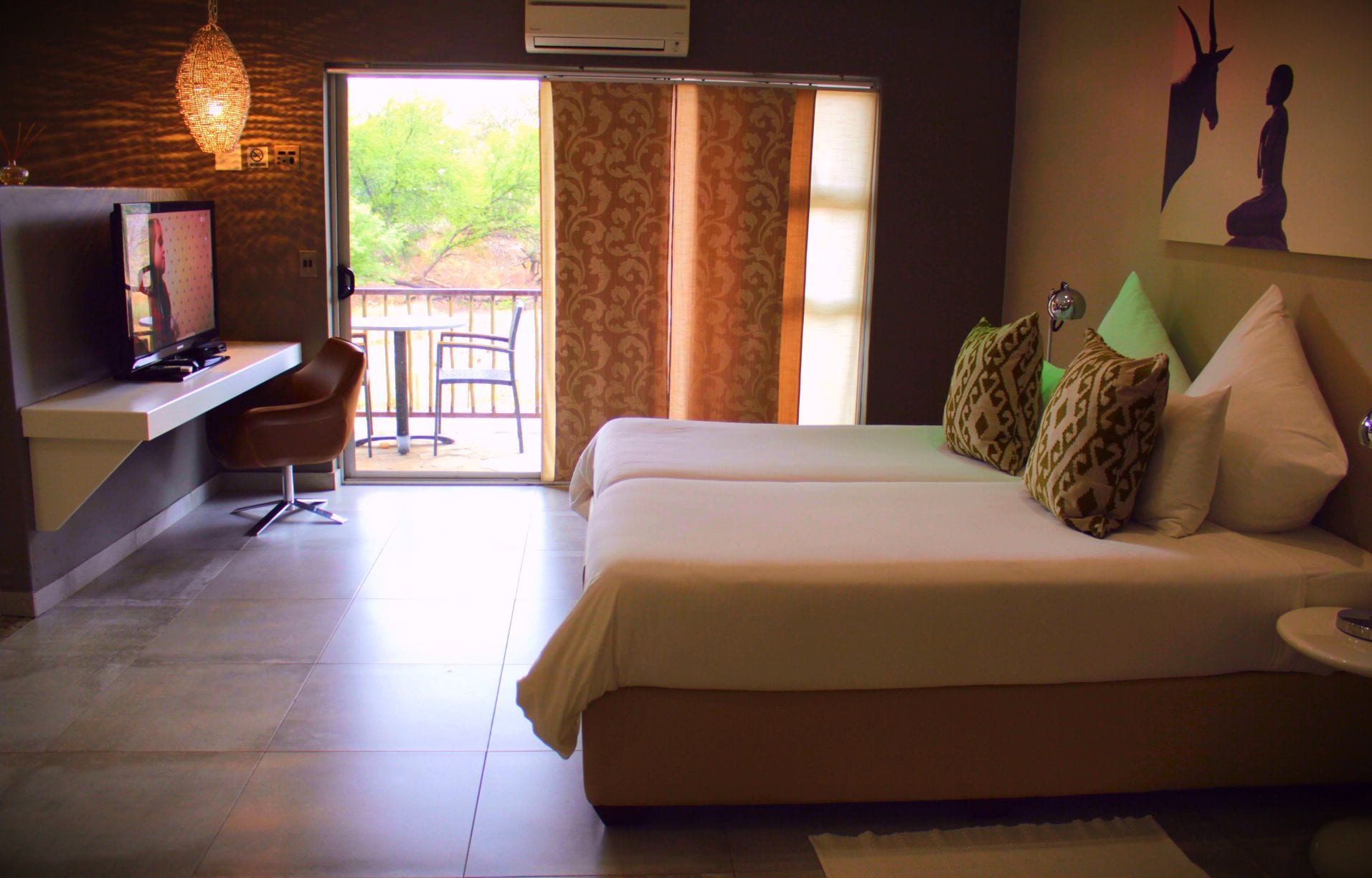 Tallelokero huoneessa, yksilöllisesti sisustettu