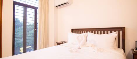 Deluxe Double or Twin Room, 1 Bedroom, Non Smoking, Garden View