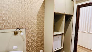 Habitación junior doble (Sabina) | Caja fuerte, escritorio, tabla de planchar con plancha y wifi gratis