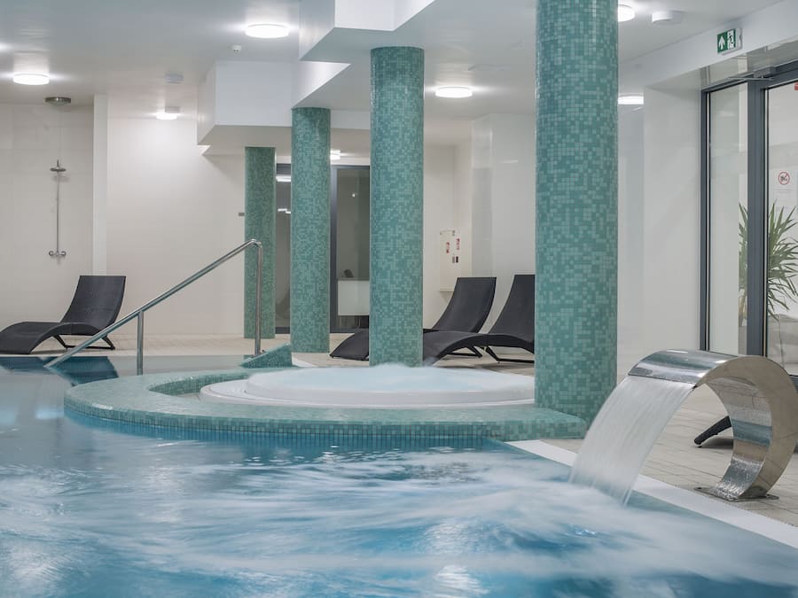 Bañera de hidromasaje interior