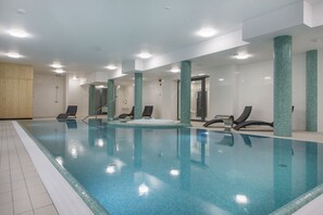 Indoor pool, sun loungers