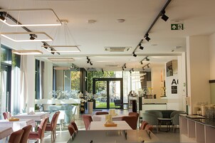 Breakfast, lunch, dinner served; Polish cuisine