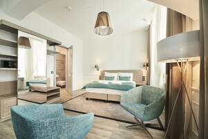 1 bedroom, Egyptian cotton sheets, premium bedding, memory-foam beds