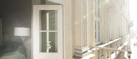 Suite Junior, 1 très grand lit et 1 canapé-lit, non-fumeurs | Balcon