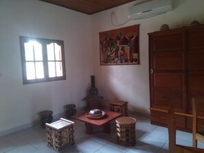 Maison Confort, plusieurs lits, non-fumeur, vue jardin | Équipements de la chambre