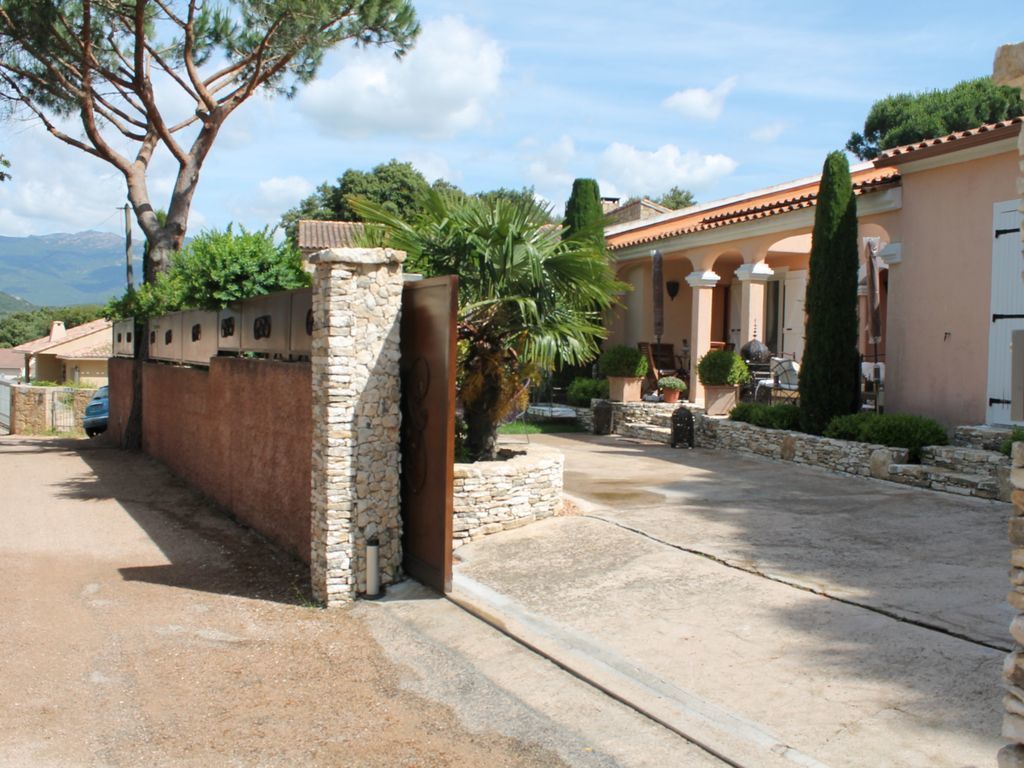 Entrée de l’hébergement