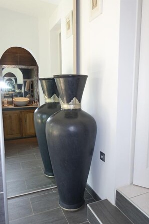 Interior detail - Chez Virginie (Porto-Vecchio)