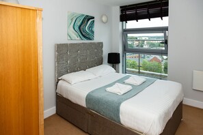 Apartment, Private Bathroom (Three Bedroom) - AA Lets City Road (Newcastle-upon-Tyne)