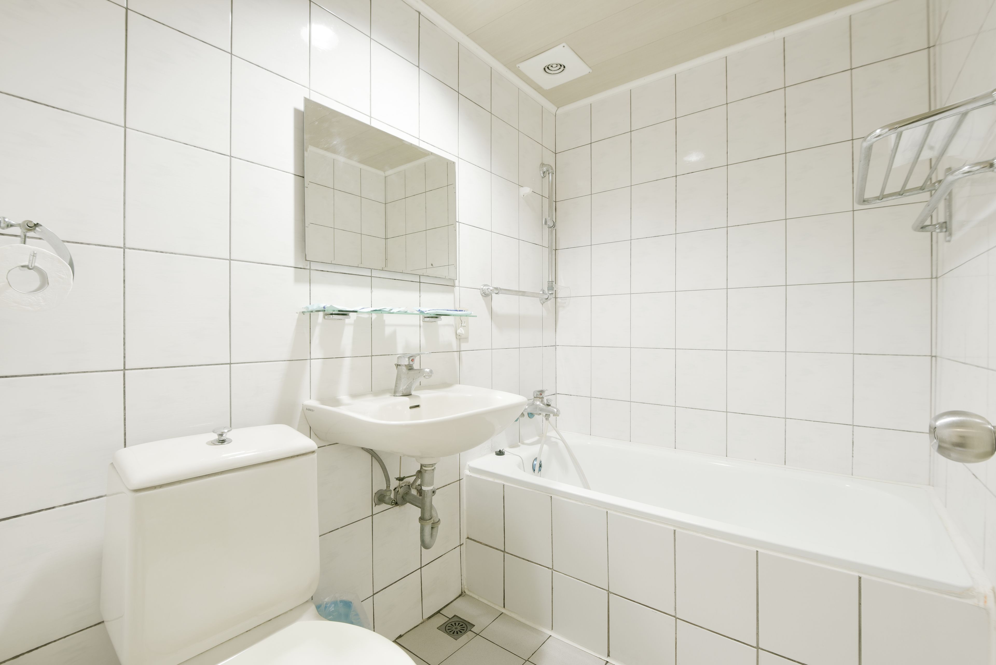 Superior Double Room, 1 Double Bed, Non Smoking | Bathroom amenities | Hair dryer, slippers, towels, shampoo