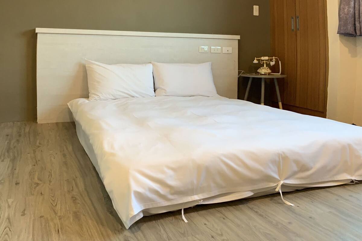 Standard Double Room, 1 Double Bed, Non Smoking | Desk, blackout drapes, soundproofing, WiFi (free)