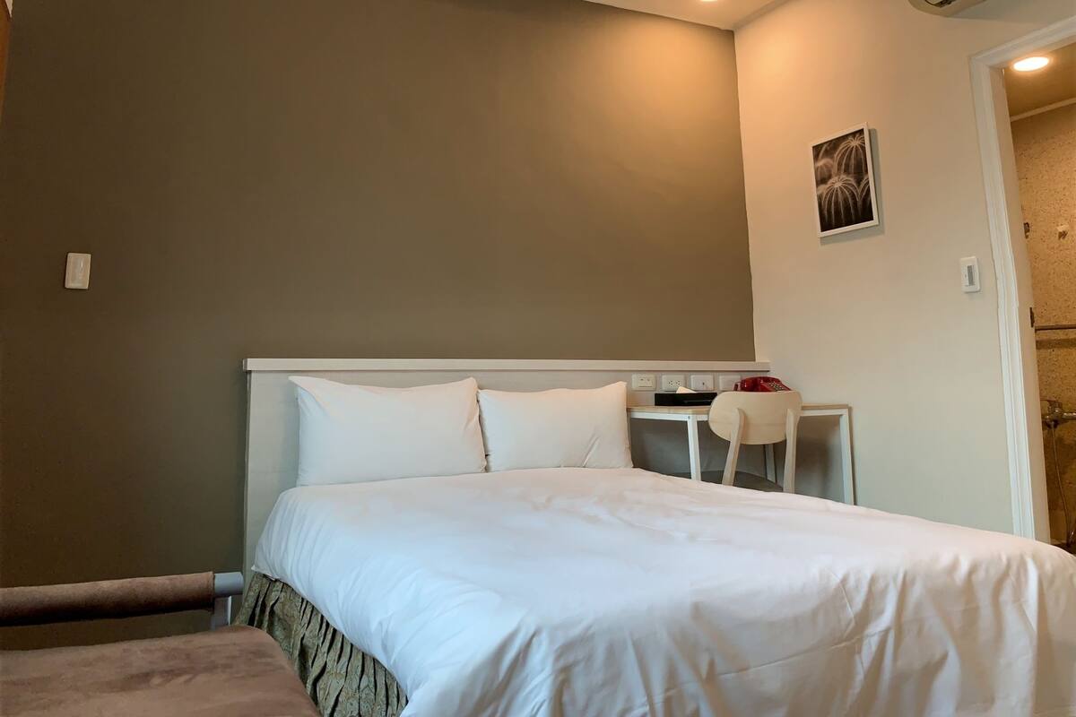 Superior Double Room, 1 Double Bed, Non Smoking | Desk, blackout drapes, soundproofing, WiFi (free)