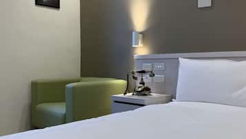 Quarto casal standard, 1 cama de casal, para não fumantes | Escrivaninha, cortinas blackout, quartos à prova de som