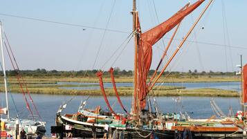 Tweepersoonskamer, privébadkamer | Uitzicht vanuit de kamer