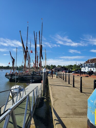 Jolly Sailor- Fish on the Quay