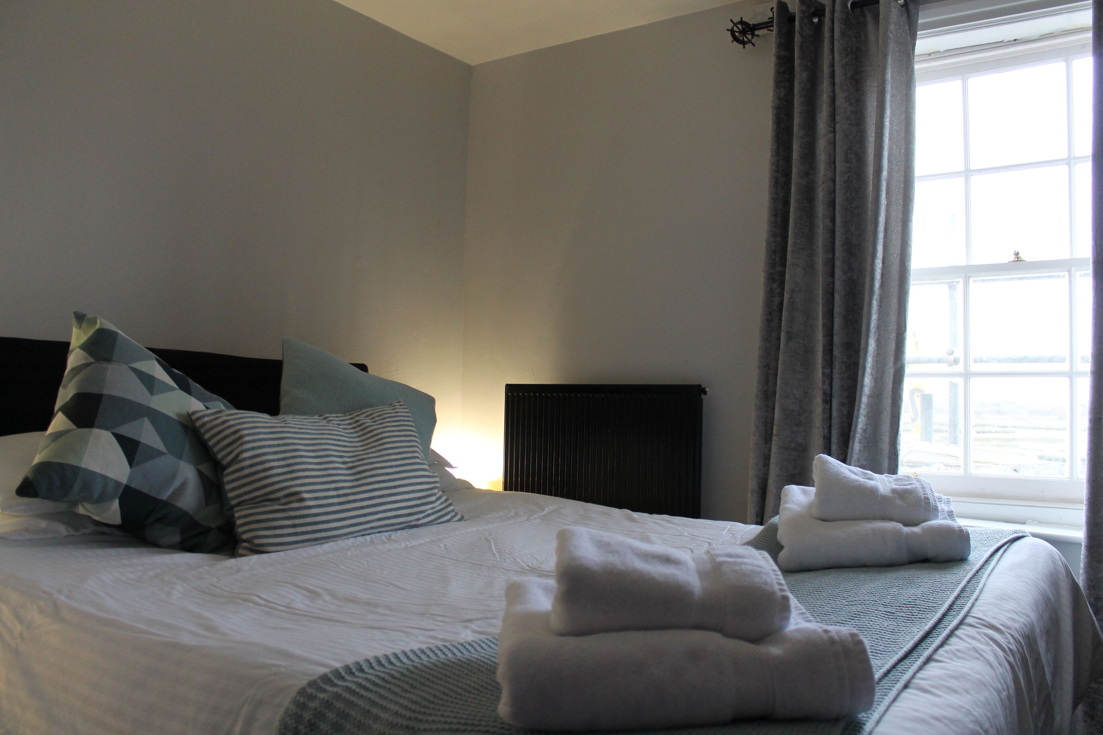 Comfort Double Room, 1 Double Bed, Non Smoking, River View | Individually decorated, individually furnished, blackout drapes