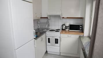 Studio (Medium) | Private kitchen | Full-size fridge, microwave, oven, stovetop
