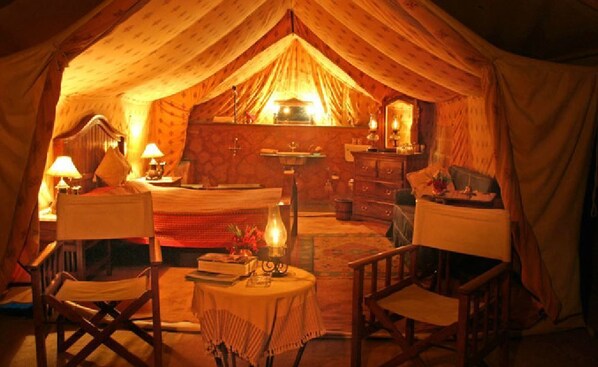 Luxury Tent, 1 Double Bed, Non Smoking | Dining