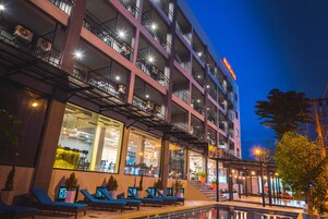 Fachada del alojamiento - Noche