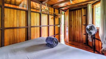 2 habitaciones, decoración personalizada y muebles diferentes