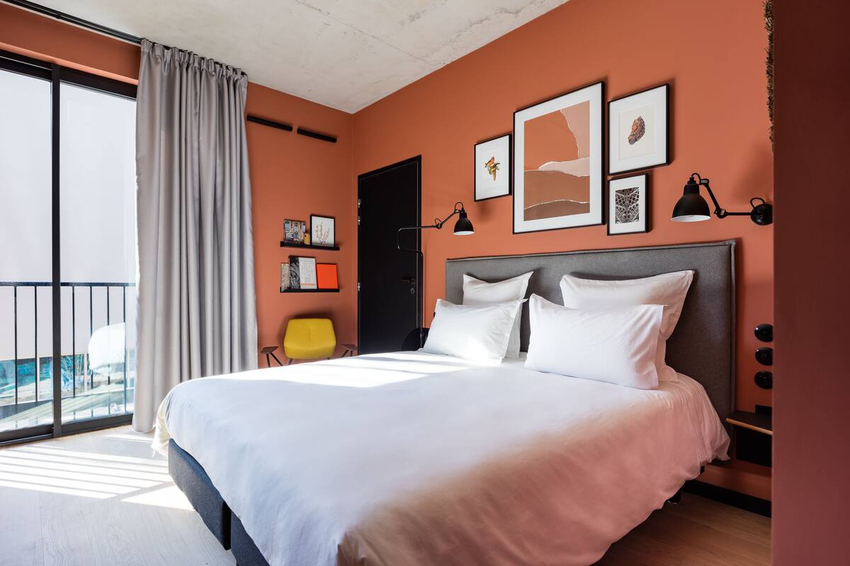 Superior Double or Twin Room, Non Smoking | Minibar, in-room safe, individually decorated, individually furnished