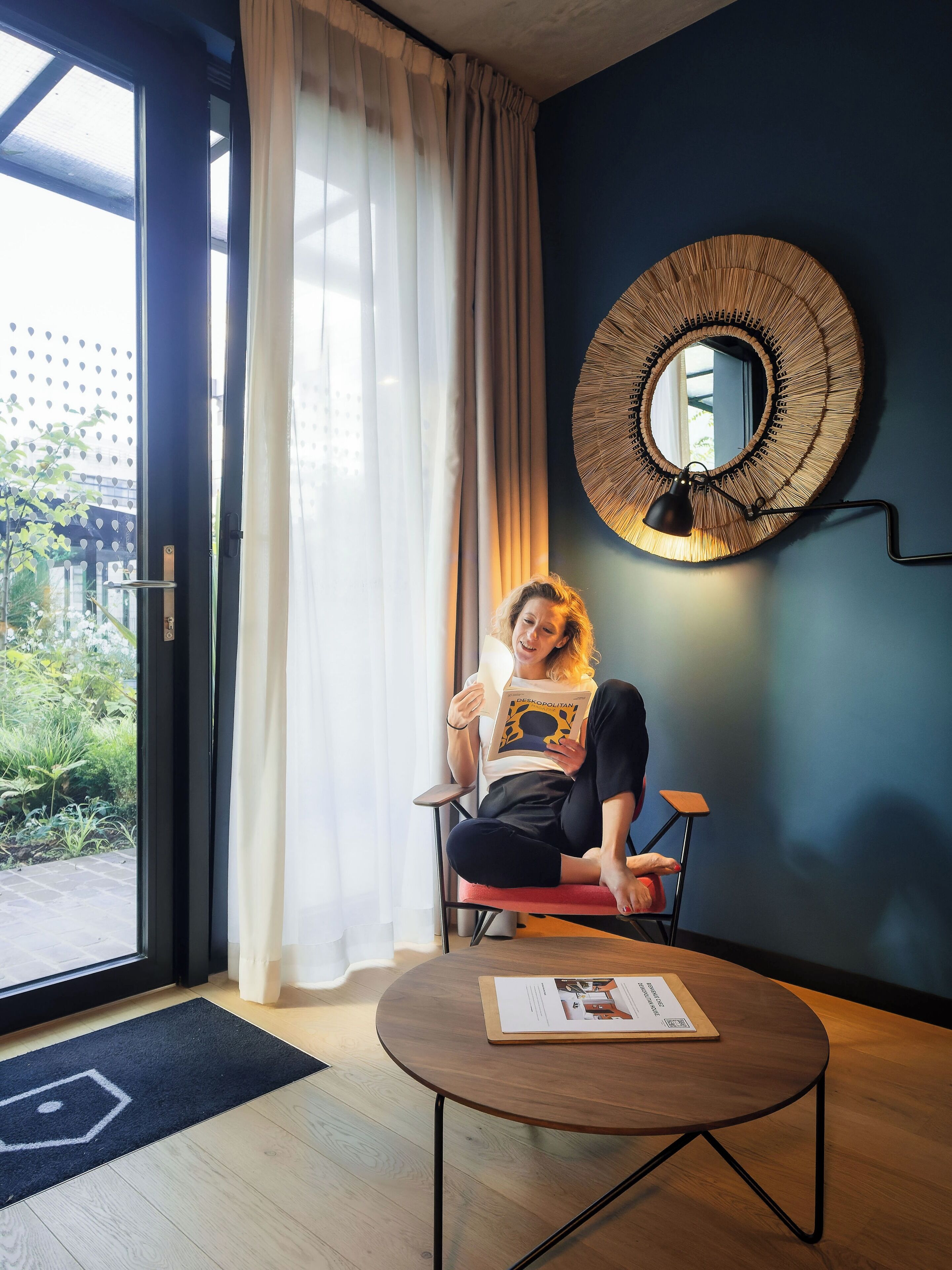 deluxe double or twin room, non smoking | minibar, in-room safe, individually decorated, individually furnished