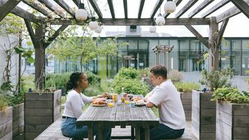 Dagelijks continentaal ontbijt (toeslag)