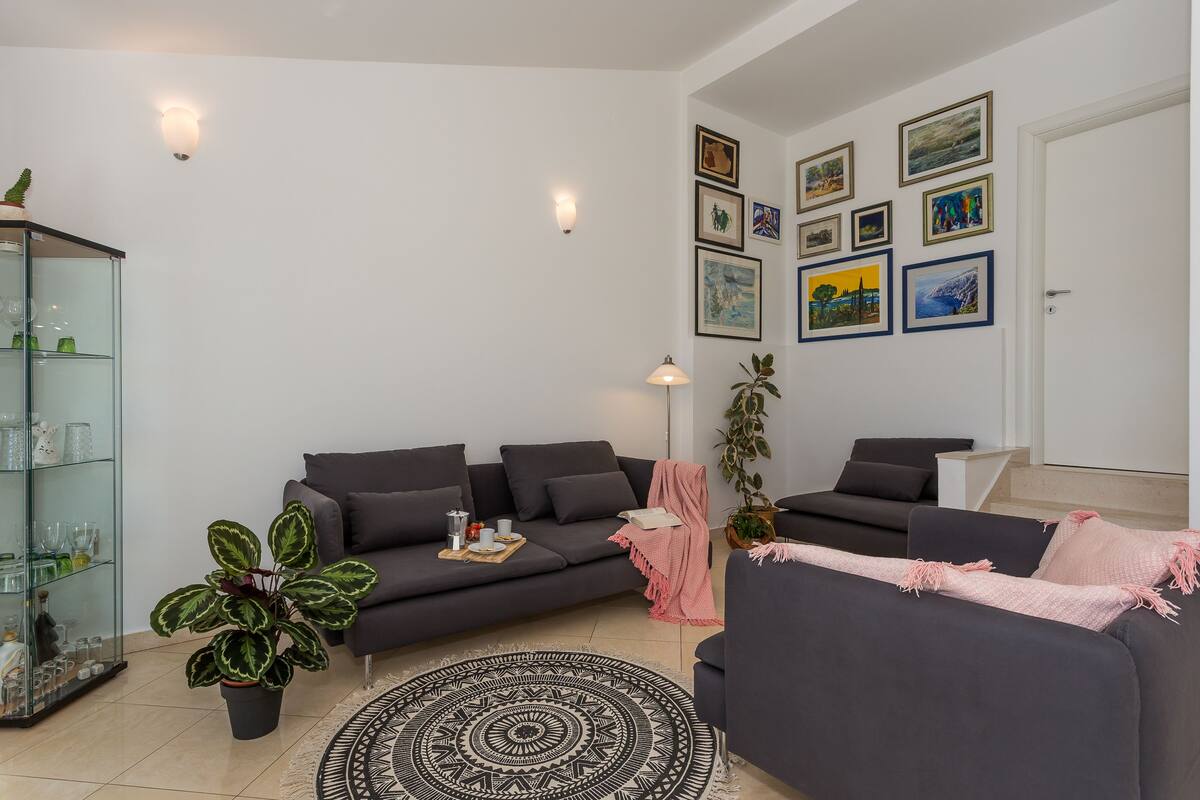 Leilighet – panorama, 2 queensize-senger, ikke-røyk | Oppholdsrom | Flatskjerm-TV