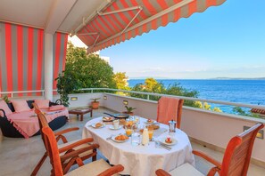 Exclusive Apartment, Multiple Beds, Non Smoking, Sea View | Terrace/patio - Villa Lola (Okrug)