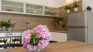 Panoramic Apartment, 2 Queen Beds, Non Smoking | Living room | Flat-screen TV