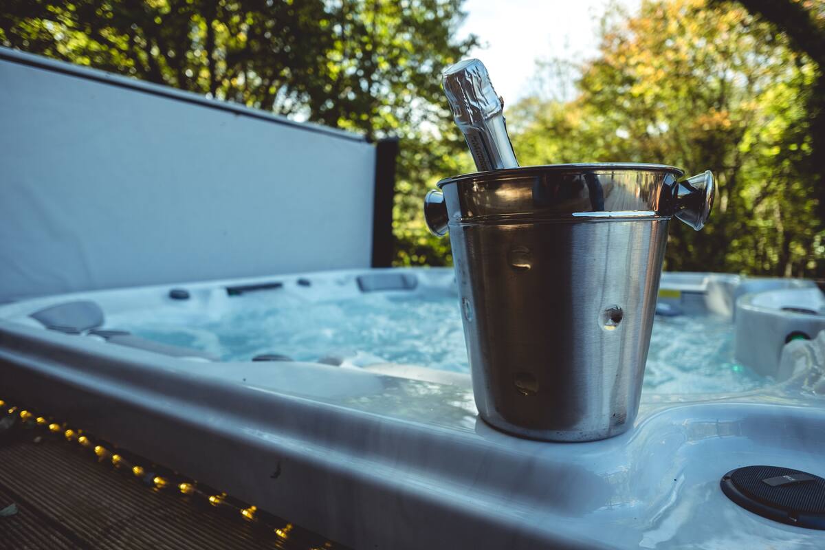 Executive-Chalet, 2 Schlafzimmer, Whirlpool, Seeblick | Eigener Whirlpool