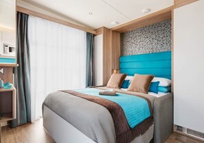 Iron/ironing board, cribs/infant beds, rollaway beds, free WiFi