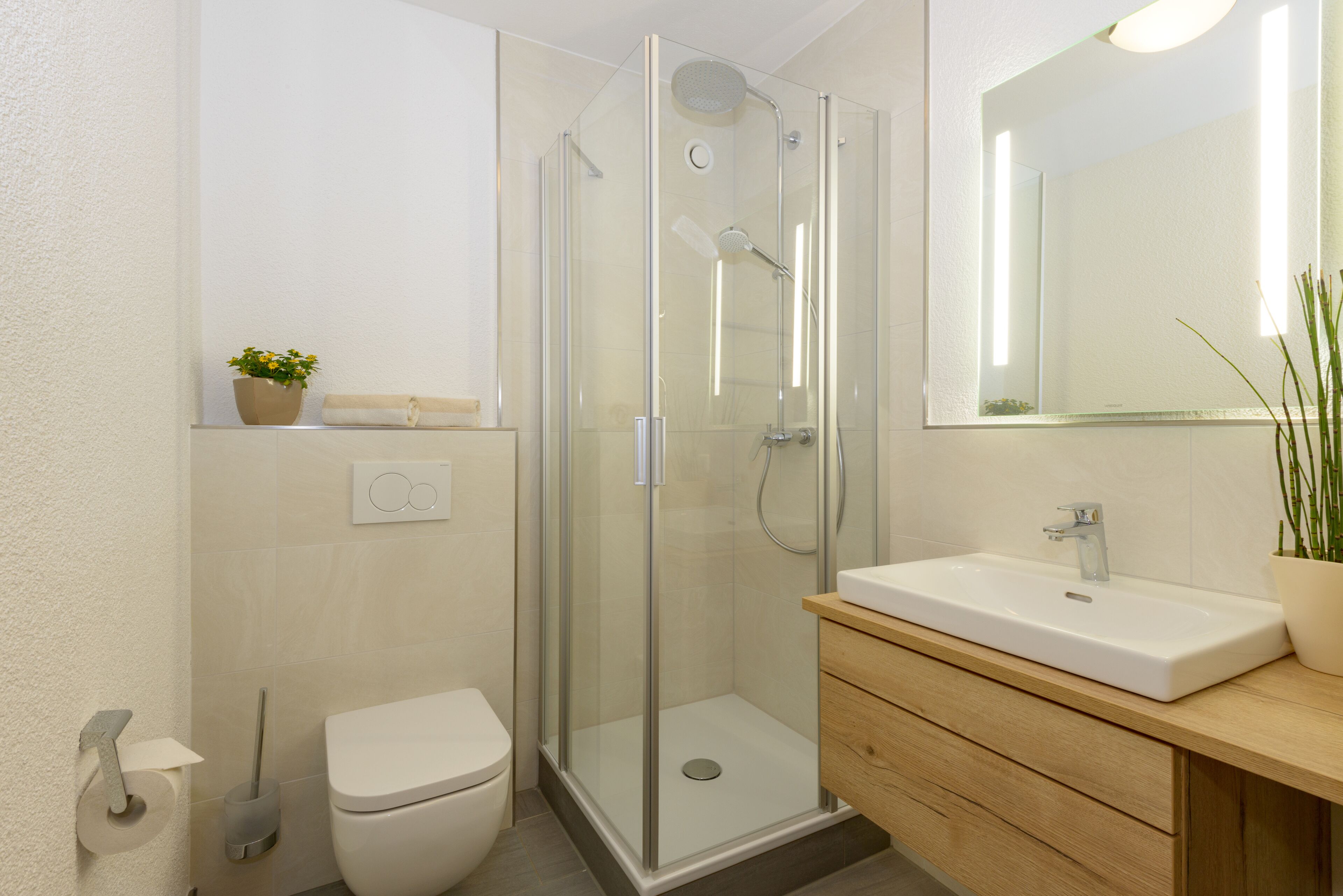 comfort double room | bathroom | shower, free toiletries, hair dryer, towels