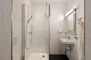 Single Room | Bathroom - Hotel National Bern (Bern)