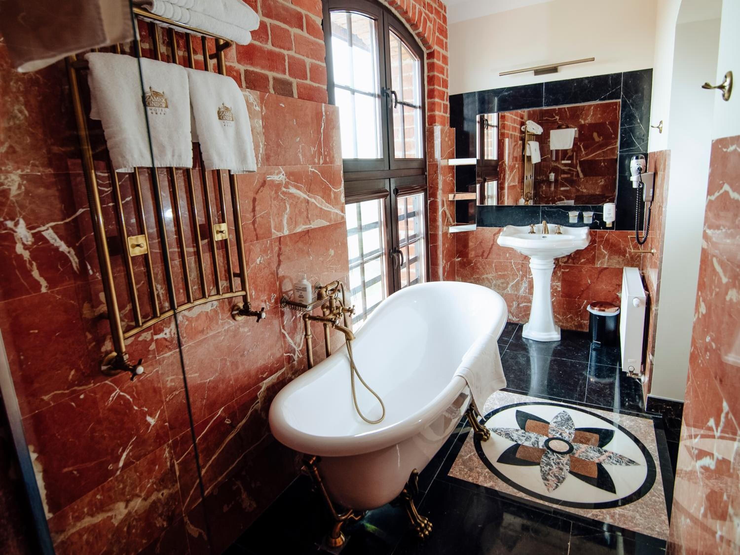 shower, free toiletries, hair dryer, slippers