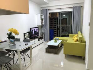 Living area - Luxury 3 bedrooms apartment next to Sài Gòn river in Dist 2 (Ho Chi Minh)