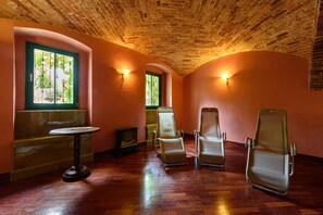 Sauna, body treatments, body scrubs, facials, 1 treatment room, massages