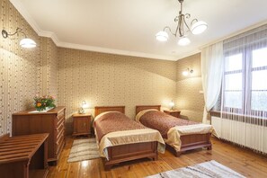 Chambre double ou avec lits jumeaux | Bureau, rideaux d’obscurcissement, système d’insonorisation