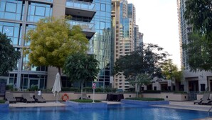 Outdoor pool - City Nights  - 3B Villa City View (Dubai)