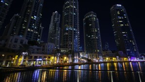 Aerial view - City Nights  - 3B Villa City View (Dubai)