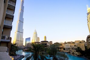 Aerial view - City Nights - 3B Villa Burj View (Dubai)