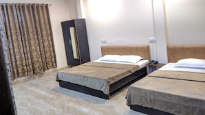 5 bedrooms, internet, bed sheets