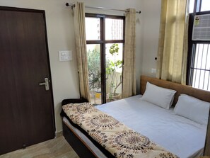 5 chambres, accĂšs Internet, draps fournis