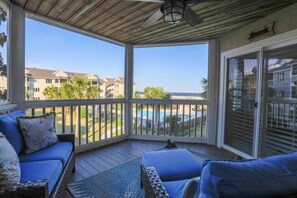 Unclassified image, 2 of 49, button