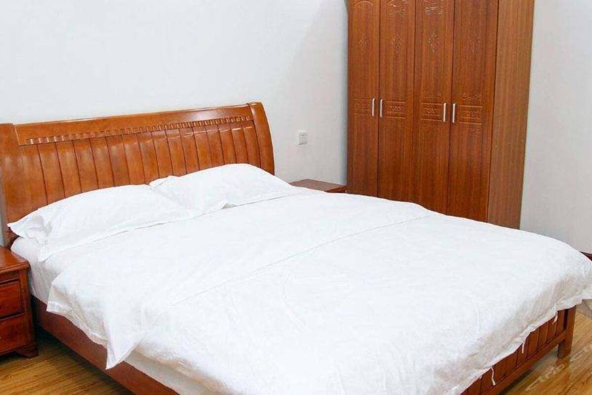 Double Room | Desk, blackout drapes, WiFi (free), bed sheets