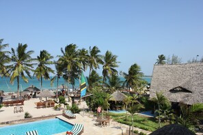 Outdoor pool - Villa Dahl (Dar es Salaam)
