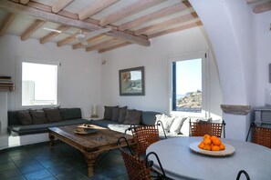 Villa | Living area