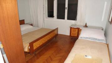 House, 3 Bedrooms | 3 bedrooms, iron/ironing board, free cribs/infant beds, free WiFi