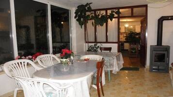 House, 3 Bedrooms | Terrace/patio