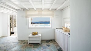 Coffee/tea maker, full-sized fridge, oven, stovetop - Villa Michaella by Mykonos Pearls (Mykonos)